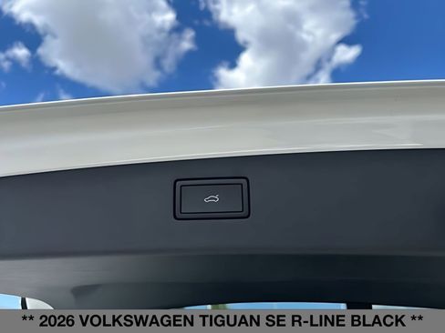 New 2026 Volkswagen Tiguan SE R-Line AWD/4WD image 18
