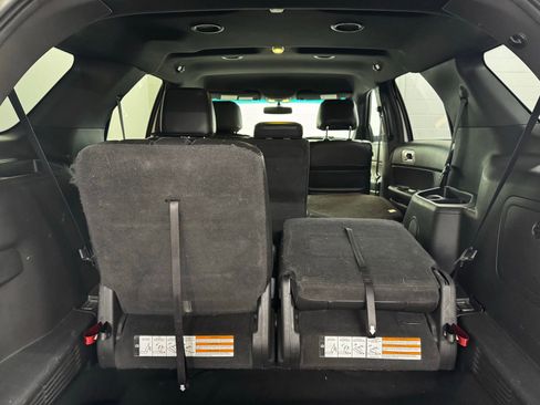 Used 2014 Ford Explorer XLT w/ Equipment Group 202A AWD/4WD image 36