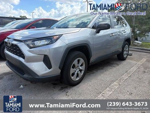 Used 2022 Toyota RAV4 LE FWD image 1