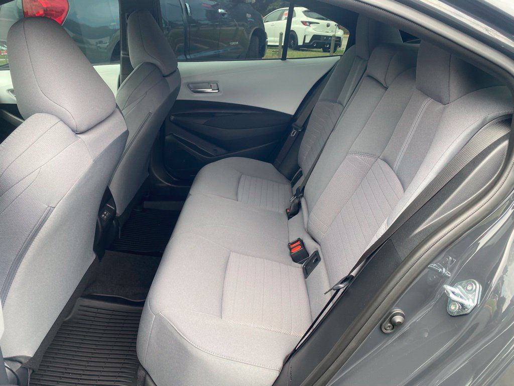 Used 2026 Toyota Corolla SE FWD image 8