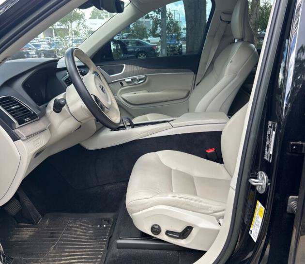 Used 2023 Volvo XC90 T8 Plus w/ Protection Package Premier AWD/4WD image 4