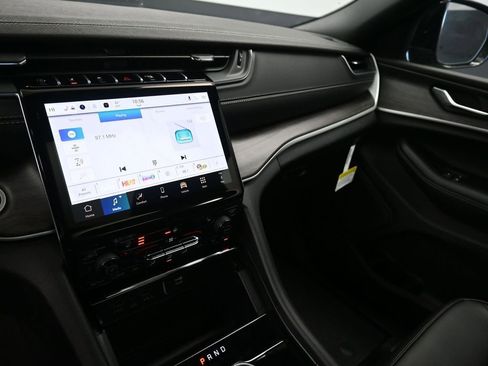 New 2025 Jeep Grand Cherokee Limited image 23