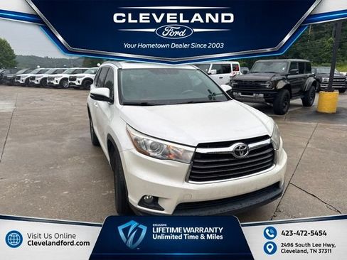 Used 2015 Toyota Highlander XLE FWD image 1