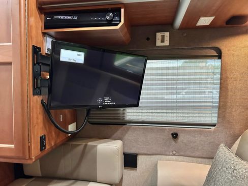Used 2016 Mercedes-Benz Sprinter 2500 image 49