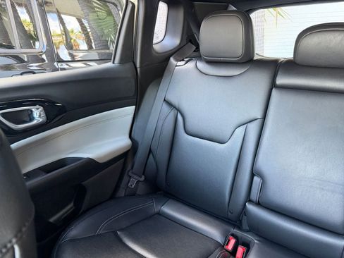 Used 2025 Jeep Compass Limited image 39