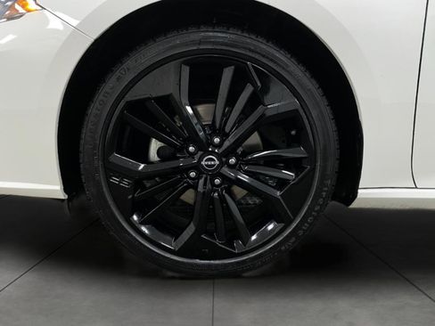 Used 2024 Nissan Altima 2.5 SR image 11