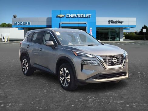 Used 2023 Nissan Rogue SV FWD image 7