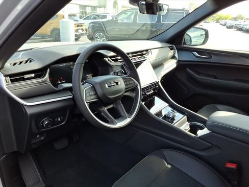 New 2025 Jeep Grand Cherokee L Altitude AWD/4WD image 7