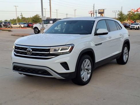 Used 2021 Volkswagen Atlas Cross Sport SE FWD image 3