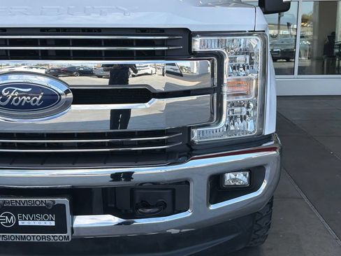 Used 2019 Ford F250 Lariat w/ Lariat Value Package AWD/4WD image 5