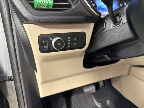 Used 2022 Ford Escape SEL image 14