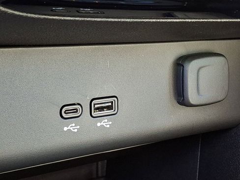 Used 2025 Buick Encore GX Sport Touring w/ Comfort Package image 23