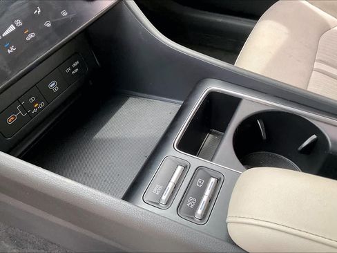 Used 2025 Hyundai Sonata SEL FWD image 16