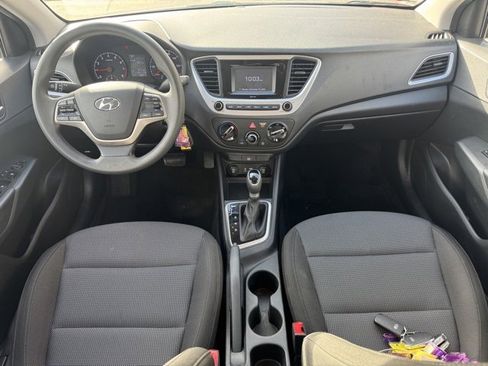 Used 2022 Hyundai Accent SE image 13