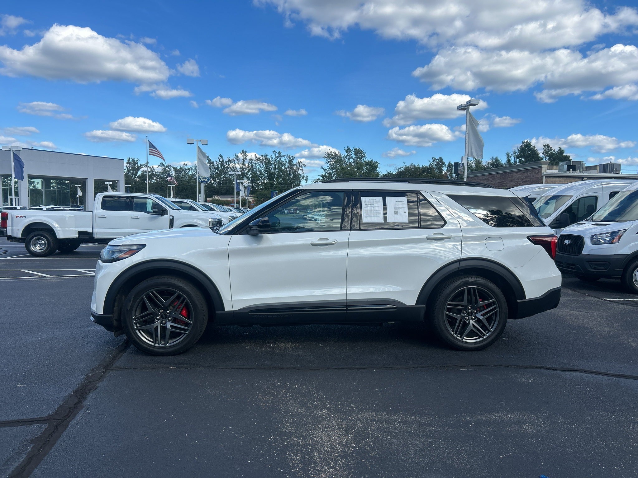 Used 2025 Ford Explorer ST RWD image 6