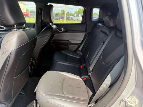 Certified 2024 Jeep Compass Latitude AWD/4WD image 12