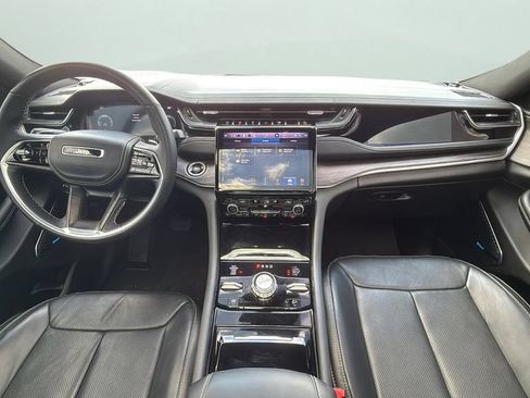 Used 2022 Jeep Grand Cherokee Overland AWD/4WD image 16