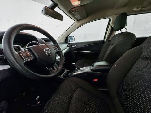 Used 2019 Dodge Journey SE w/ Blacktop Package FWD image 19
