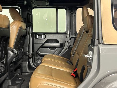 Used 2021 Jeep Wrangler Unlimited Rubicon AWD/4WD image 15