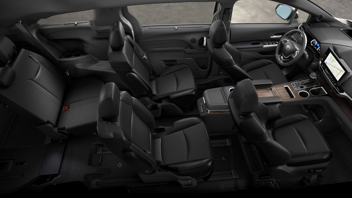 Used 2025 Toyota Sienna Platinum AWD/4WD image 35