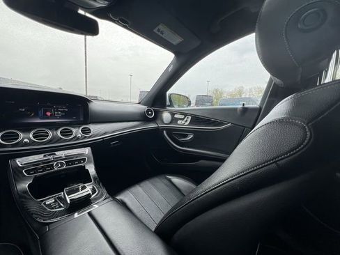 Used 2019 Mercedes-Benz E 300 4MATIC image 11