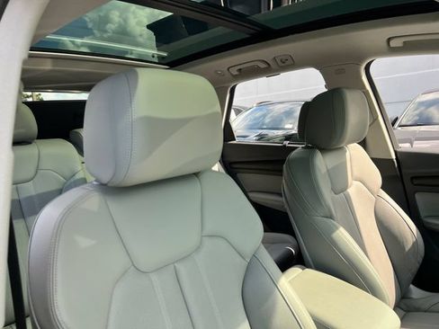 Used 2019 Audi Q5 Prestige w/ Prestige Package AWD/4WD image 32