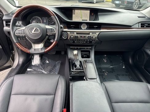 Used 2018 Lexus ES 350 w/ Navigation System Package image 41