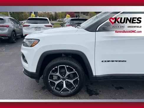 Used 2025 Jeep Compass Limited AWD/4WD image 15