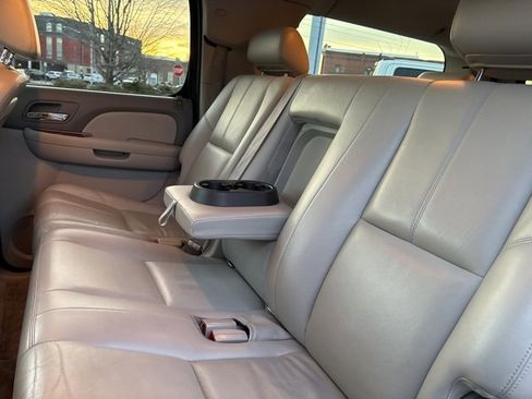 Used 2008 Chevrolet Suburban LT w/ LT Preferred Equipment Group image 30