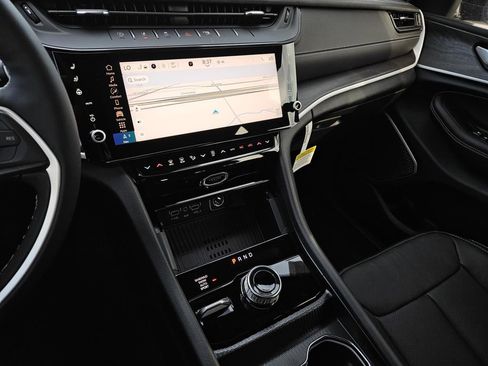 New 2026 Jeep Grand Cherokee Limited AWD/4WD image 19