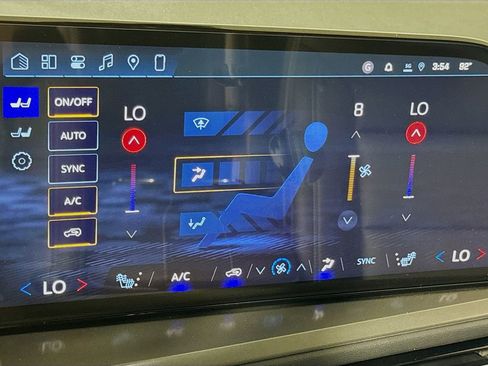 New 2026 Chevrolet Traverse LT w/ Enhanced Driving Package FWD image 10