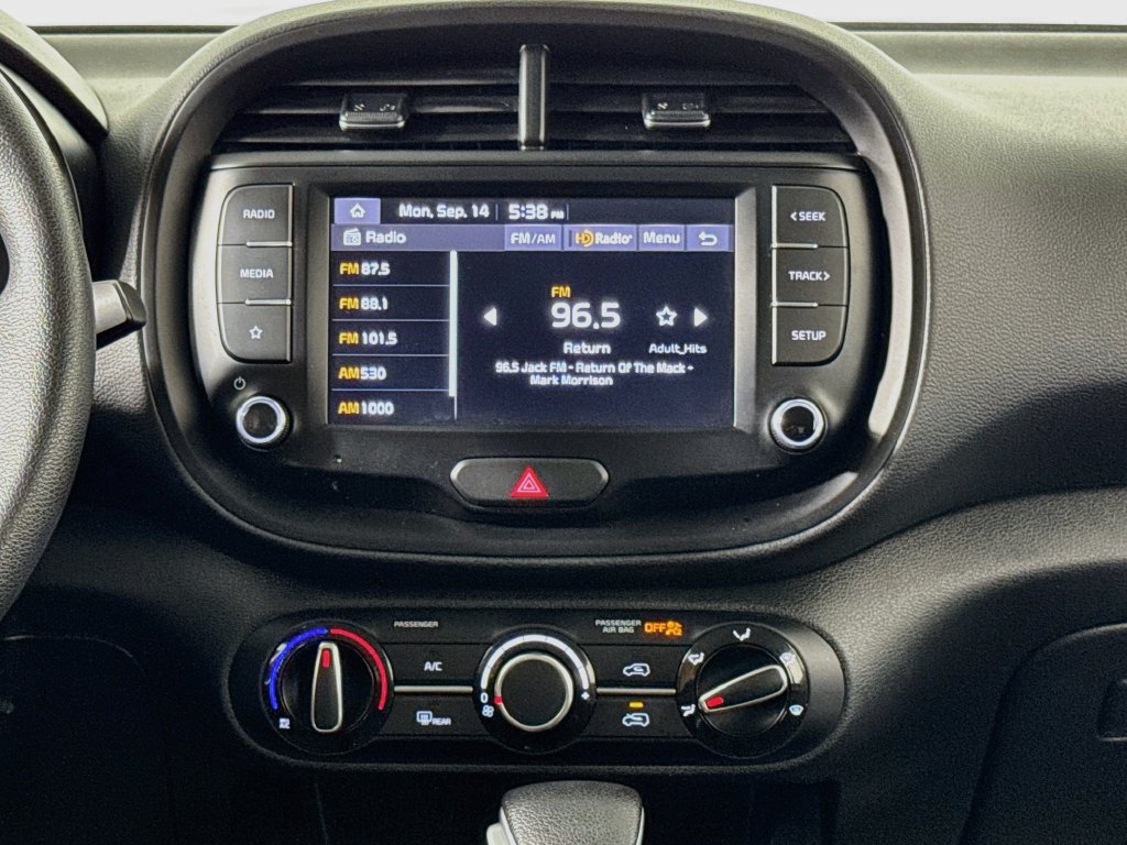 Used 2023 Kia Soul LX w/ LX Technology Package FWD image 14