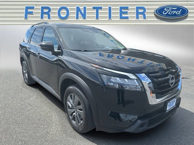 Used 2025 Nissan Pathfinder SV AWD/4WD image 8