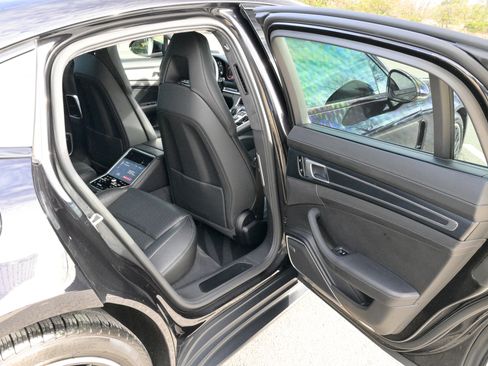 Used 2019 Porsche Panamera GTS image 43