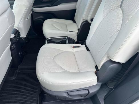 Used 2024 Toyota Grand Highlander Limited image 14