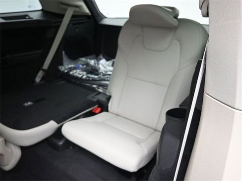 New 2024 Volvo XC90 B6 Plus w/ Protection Package Premier image 18