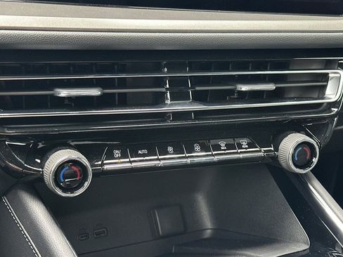 New 2025 Chevrolet Traverse LT w/ Enhanced Driving Package image 25