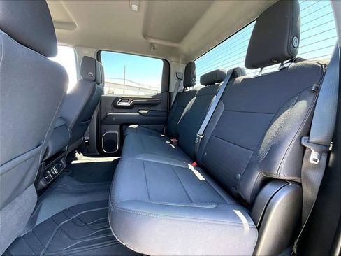 Used 2023 Chevrolet Silverado 1500 LT AWD/4WD image 15