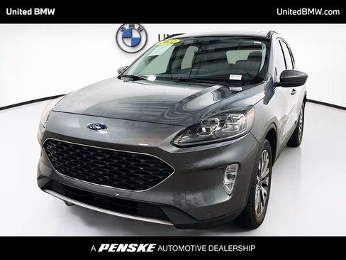 Used 2022 Ford Escape Titanium image 1
