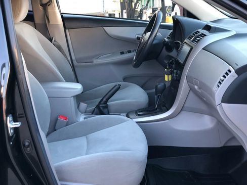 Used 2013 Toyota Corolla L image 19