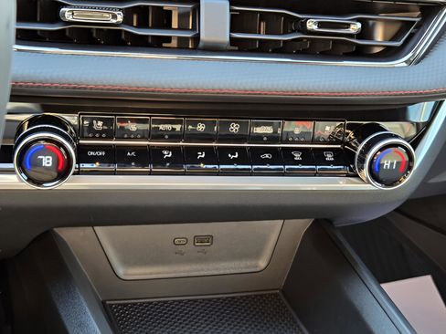 New 2026 Chevrolet Equinox RS w/ Convenience Package III image 18