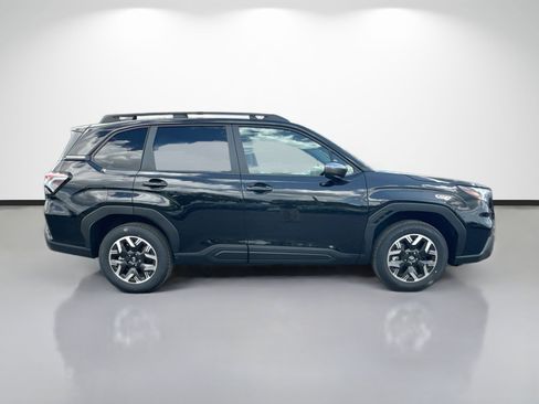 Used 2026 Subaru Forester Premium AWD/4WD image 2