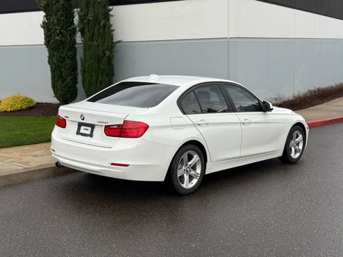 Used 2015 BMW 320i xDrive Sedan image 4