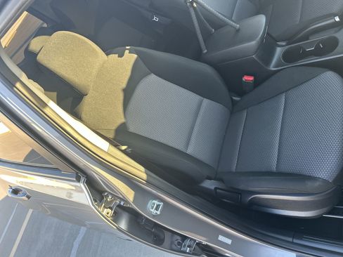 Used 2022 Kia Soul LX image 25