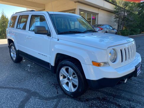 Used 2016 Jeep Patriot Sport w/ Power Value Group AWD/4WD image 6