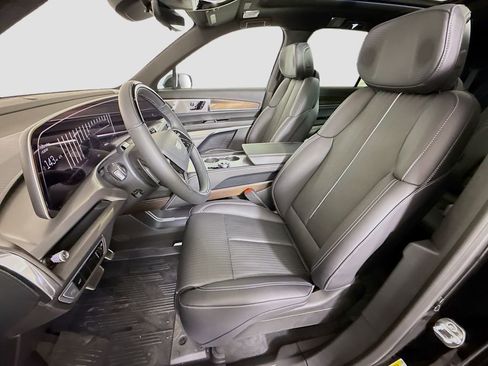 New 2026 Cadillac Vistiq Sport w/ LPO, Floor Liner Package image 21