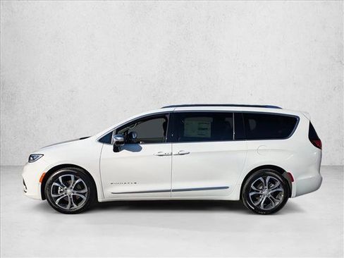 New 2026 Chrysler Pacifica Pinnacle FWD image 5