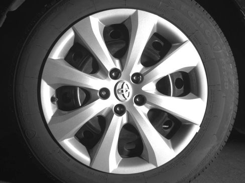 Used 2025 Toyota Corolla LE FWD image 9