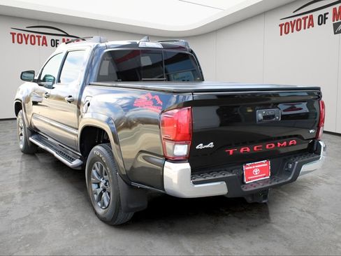 Used 2022 Toyota Tacoma SR5 AWD/4WD image 3