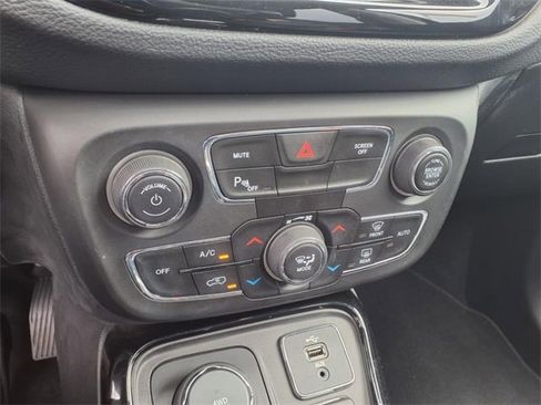 Used 2019 Jeep Compass Limited w/ Safety & Security Group image 19